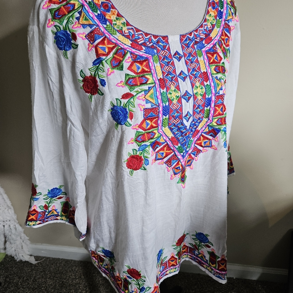Embroidered White Floral Women's Top 100% Rayon Multi Color Top Size XL. - Picture 8 of 13